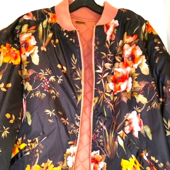 Betsey Johnson bomber - Picture 2 of 4